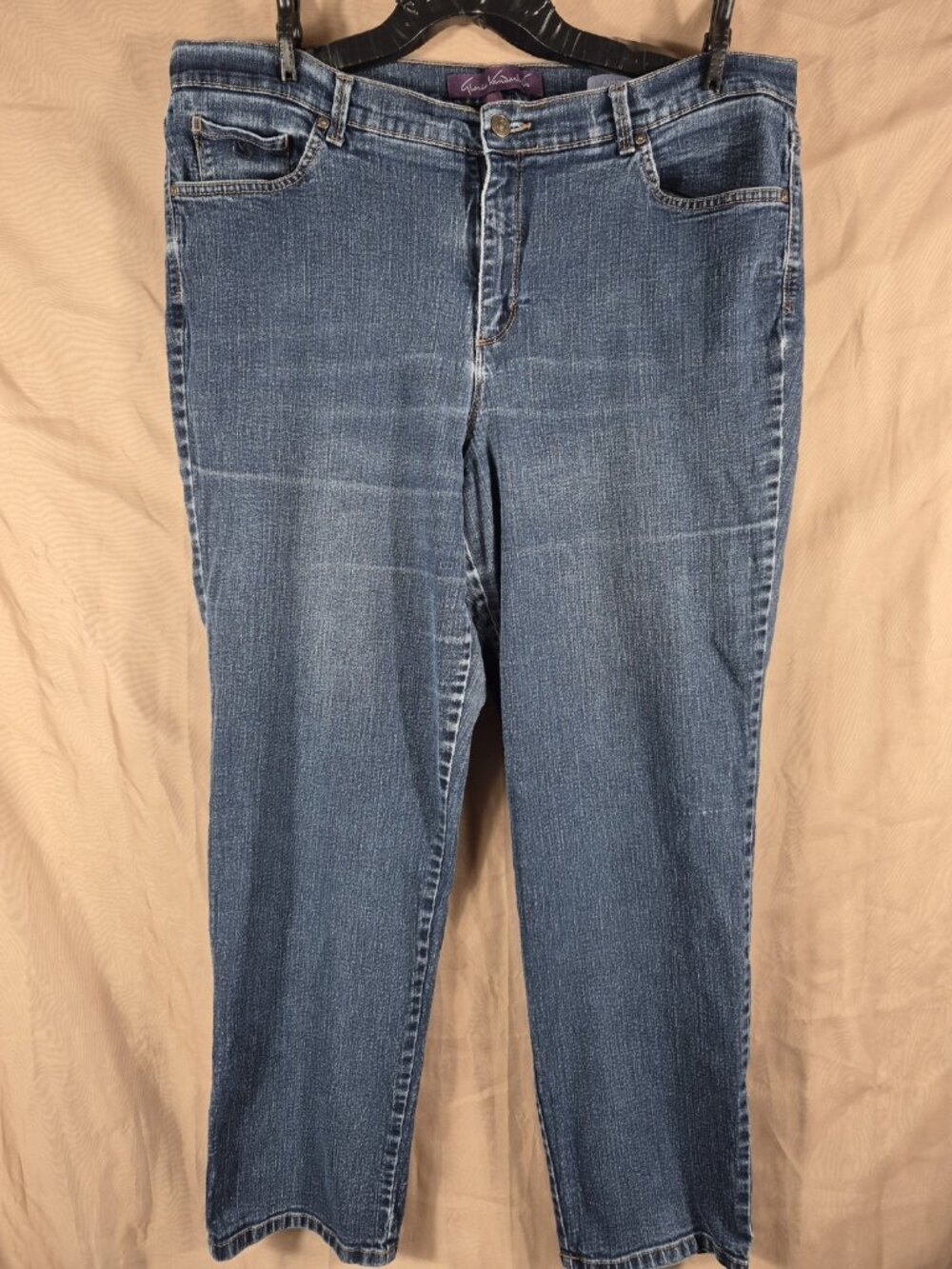 Gloria Vanderbilt Women's Blue Amanda Straight Leg Grunge Style Jeans Size 18 W